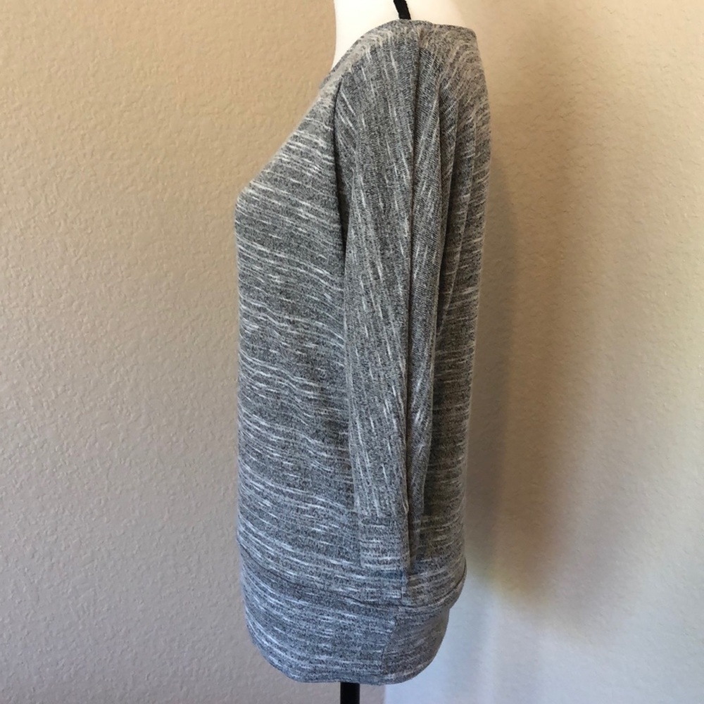 Forever 21 Gray Top - Picture 3 of 6